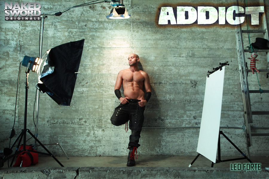 NSV023_Addict_LeoFor#B0001